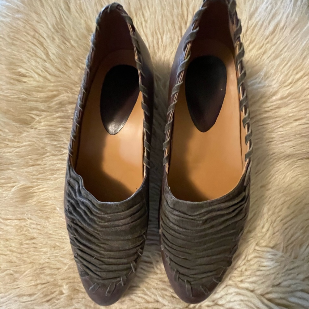 Beautiful leather-Soled Earth Flats Size 10